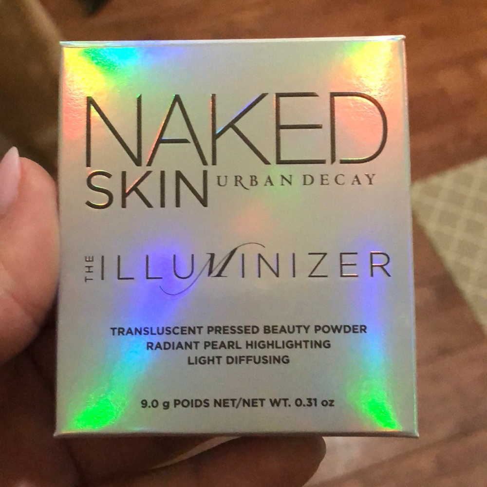 Urban decay illuminizing powder